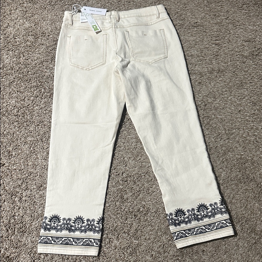 NWT Tribal Audrey Cream Cropped Embroidered Jeans Size 10 - Picture 9 of 9